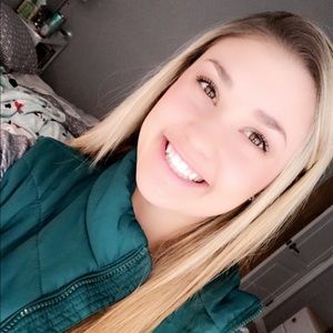 Meet your Posher, Lauren